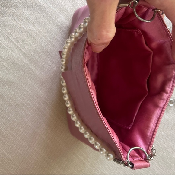 Fashionable leather with two handles. You can remove a long chain. - Picture 6 of 8